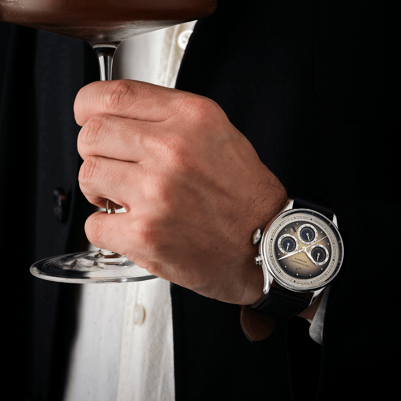 1564 Chronodate Automatic, Steel / Espresso Martini